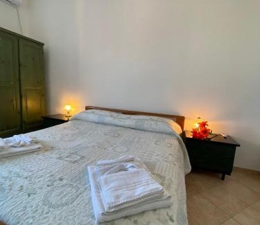 Villagrande Strisaili Apartment | Cozy Casa Gigli: Pet-Friendly Oceanfront Getaway