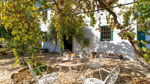 Villanueva de Algaidas House | Exceptional Casa Ginés Iznájar: 4-Star Retreat with Pool