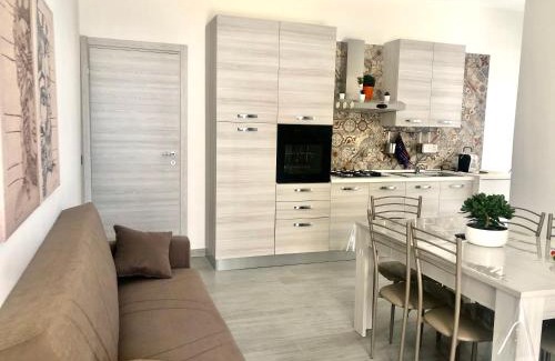 Casuzze Apartment | Pet-Friendly Casa Gio: Oceanfront Getaway with Pool