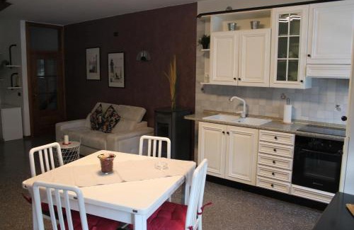 Tiarno di Sopra Apartment | Pet-Friendly Casa Gio - Ledro with Breakfast & Hot Tub