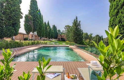 Asciano House | Casa Giobatta: Serene Retreat with Pool and Free WI-FI