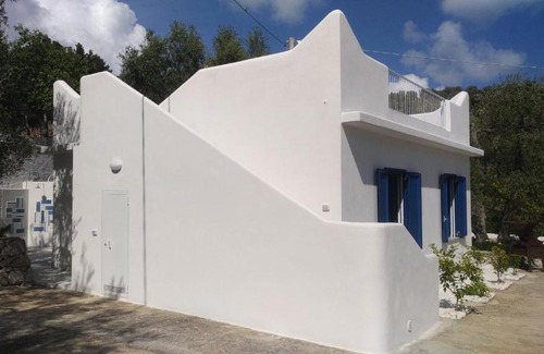 Mattinata House | Ocean View Retreat at Casa Giovanni – Family-Friendly Escape