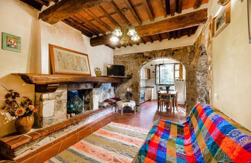 Camaiore Apartment | Idyllic Casa Giovanni - Relax Amidst Nature's Beauty