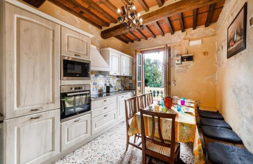 Camaiore Apartment | Idyllic Casa Giovanni - Relax Amidst Nature's Beauty