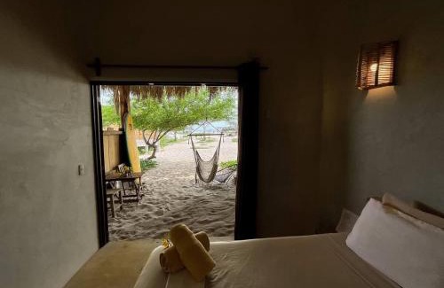 Villa de Tututepec de Melchor Ocampo Hotel | Pet-Friendly Casa Gitana with Oceanfront Views & Pool