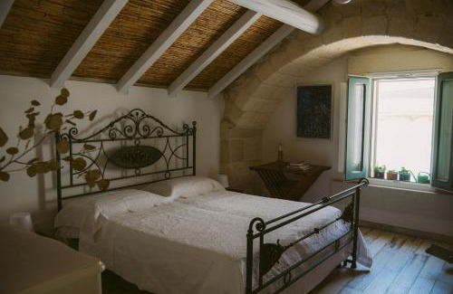 Carpignano Salentino Apartment | Explore Casa Giudecca: Pet and Child Friendly Retreat