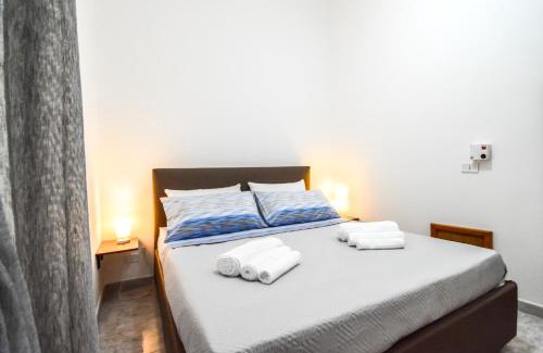 Gioiosa Marea Apartment | Central Apartment with Courtyard - 270m to Spiaggia
