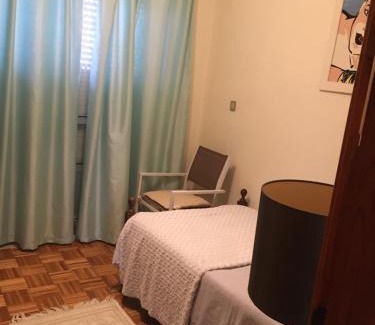 Casais House | Budget-Friendly Stay at Casa Glória with Family Amenities