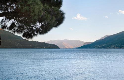 Domaso Apartment | Casa Glicine: Pet-Friendly Retreat with 9.8 Guest Rating
