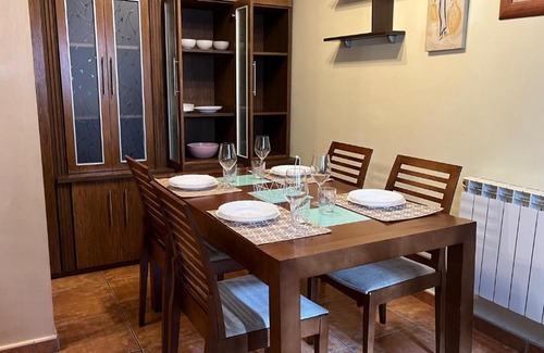 Leon Apartment | Kid-Friendly Casa Gorgona with Exceptional Guest Ratings