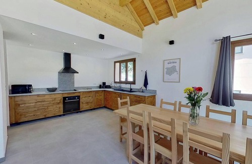 Aiguilles Apartment | CASA-Grand Laus: Duplex familial, sauna et jacuzzi