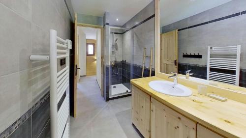 Aiguilles Apartment | CASA-Grand Laus: Duplex familial sauna et jacuzzi
