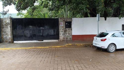 El Santuario House | Casa Grande, Casita, Gran Jardín, Juegos para 19 personas en el Pueblo