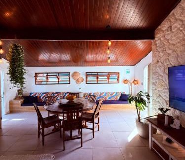 Lazaro House | Family-Friendly Casa Grande with Pool near Praia do Lázaro