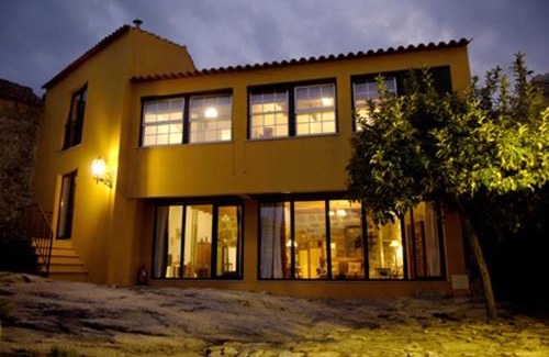 Vila Ruiva House | Discover CASA GRANDE DE JUNCAIS with Pool & Hot Tub