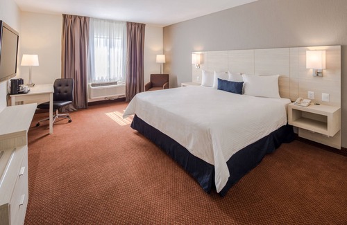 Delicias Hotel | Relax at Casa Grande Delicias with Pool and Spa Amenities