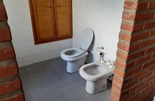 Necochea House | Cozy Casa Grande Near Necochea Beach, Pet Friendly Stay