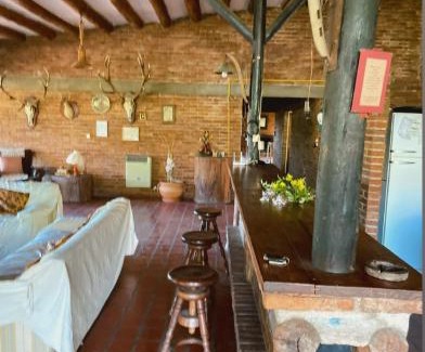 Raco House | Casa Grande en Raco: Perfect for Families and Pets