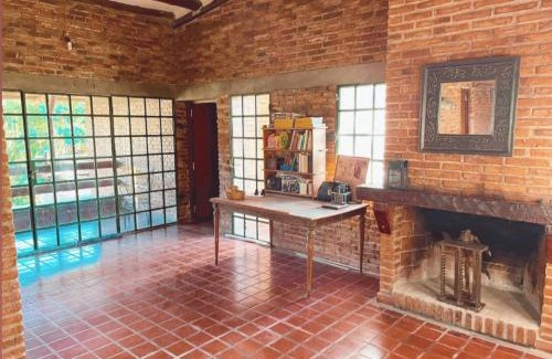 Raco House | Casa Grande en Raco: Perfect for Families and Pets