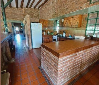 Raco House | Casa Grande en Raco: Perfect for Families and Pets