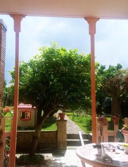 Santa Cruz de Bezana House | Spacious Casa Grande with Garden and Child-Friendly Amenities