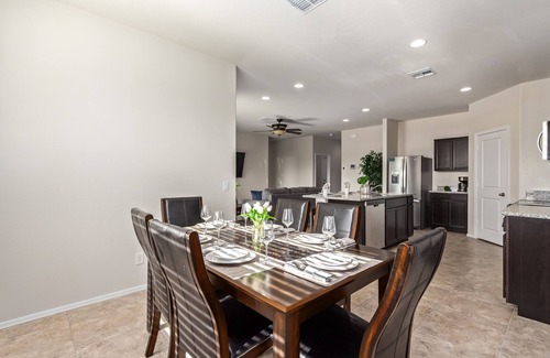 Casa Grande House | Modern Casa Grande: Ideal for Shopping, Hiking & Family Fun