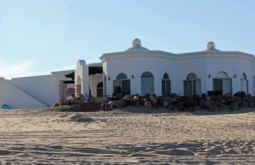 San Felipe House | Tranquil Casa Grande: Waterfront Retreat with Spectacular Views