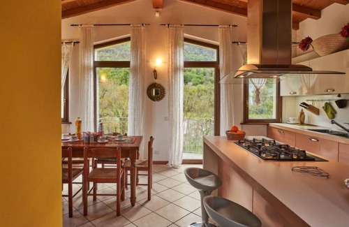 Codogna-Cardano House | Cozy Casa Grandola-Green Garden: Oceanfront Escape