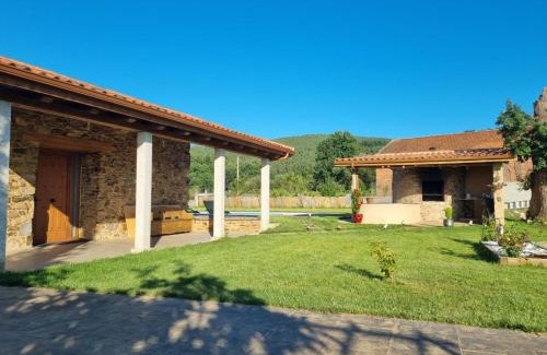 Monforte de Lemos House | Guest Rated Casa Grilo: Oceanfront Escape with Private Pool