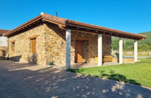 Monforte de Lemos House | Guest Rated Casa Grilo: Oceanfront Escape with Private Pool