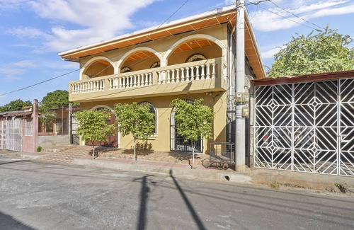 Leon House | Casa Guadalupe: Pet-Friendly Oasis with Oceanfront Views