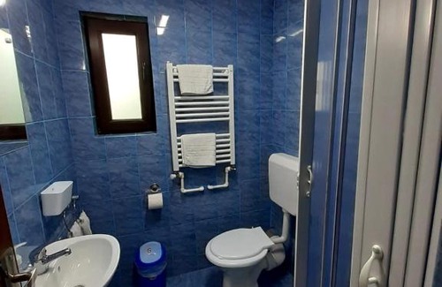 Predeal House | Cozy Casa Haiducilor: Family-Friendly with Breakfast Included