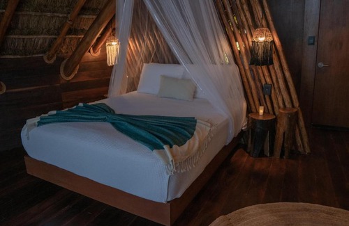 Mahahual Hotel | Casa Hayhu: Oceanfront Stay with Private Beach and Hot Tub