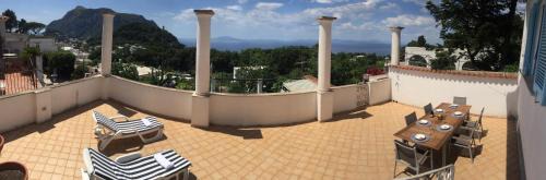 Tiberio House | Family-Friendly Getaway at Casa Heather with Breakfast Included