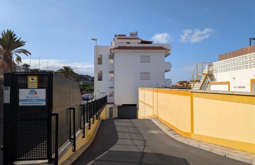 Puerto de Santiago Apartment | Scenic Casa Heidi: Poolside Retreat with Ocean Cliff Views