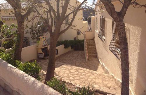 L'Alcassar Villa | Tranquil Casa Helena with Oceanfront Views and Pool