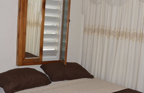 Cienfuegos House | Unforgettable Stay at Casa Henry y Lalita with Spa & Dining