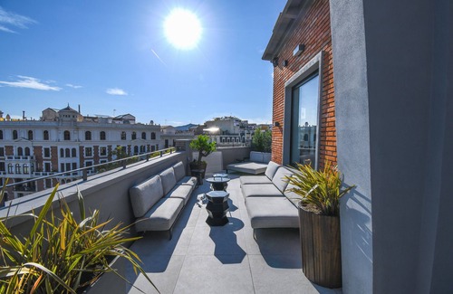 el Camp d'en Grassot i Gracia Nova Apartment | Elegant Casa Hercules Penthouse with La Sagrada Familia View
