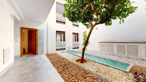 San Andres-San Pablo Apartment | Discover La Perla del Casco Antiguo: Family-Friendly Stay