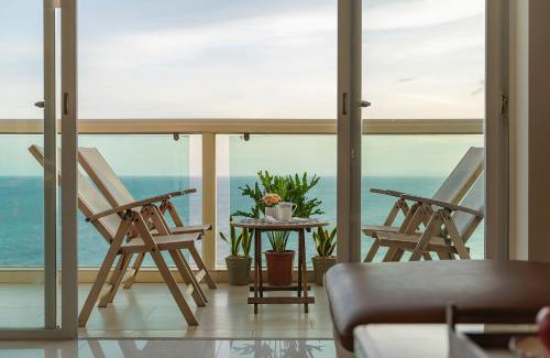 Phu Hai Beach Apartment | Beachfront Bliss: Casa Home Ocean Melody with Ocean Views