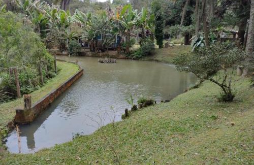 Itapevi Ski Chalet | Charming Casa Hospedagem Rural in São Roque with Pool