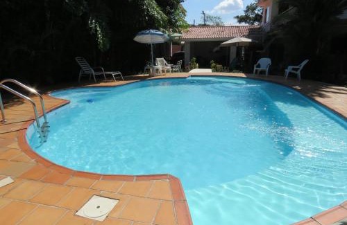 Villavicencio House | Pet-Friendly Casa Hotel AeroClubR15 with Pool & Family Fun