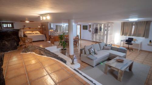 Masdache House | Family-Friendly Retreat at Casa Ico Lanzarote - 9.5/10 Rating