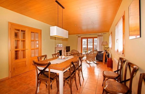 Montella House | Discover Montella I: Family-Friendly Getaway with Top Ratings