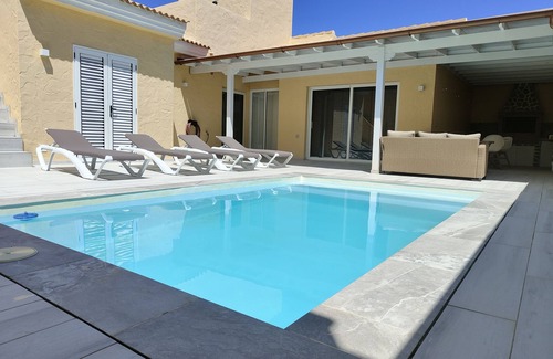 Geafond Villa | Relaxing Family Retreat with Private Pool and Spa Amenities