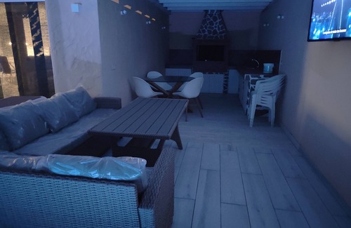 Geafond Villa | Relaxing Family Retreat with Private Pool and Spa Amenities