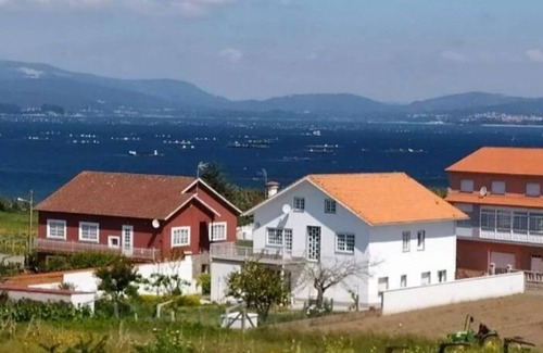 Vilanova House | Ideal Casa for an Unforgettable Summer, Steps from the Beach