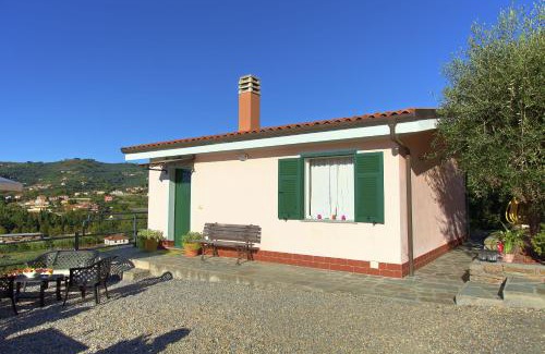 Diano Castello Apartment | Casa Ilaria