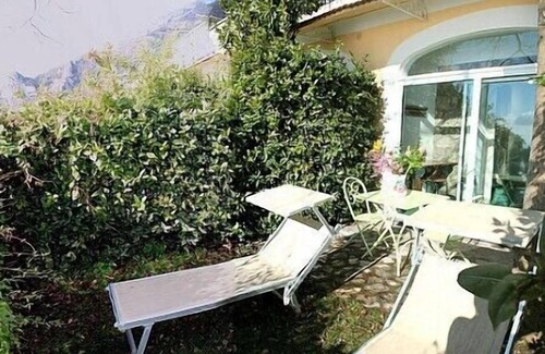 Nocelle House | Casa Ilnira A: A bright and cheerful apartment in a quiet position, located on a hillside above the sea, with Free WI-FI.