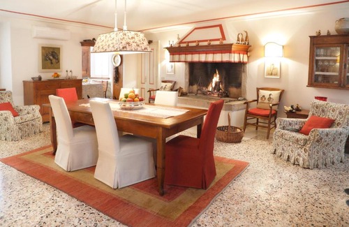 Polcenigo Villa | Casa In Borgo: Guest Rated 10/10 with Breakfast & Hot Tub